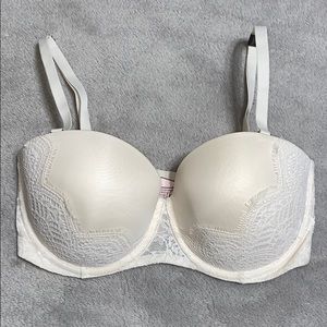 NWT Victoria’s Secret lined multi way push up bra